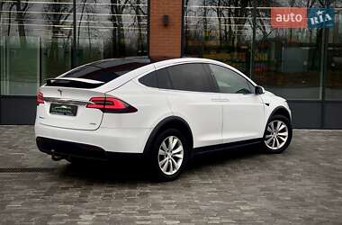 Позашляховик / Кросовер Tesla Model X 2017 в 