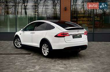 Позашляховик / Кросовер Tesla Model X 2017 в 