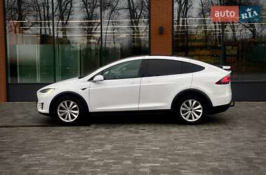 Позашляховик / Кросовер Tesla Model X 2017 в 