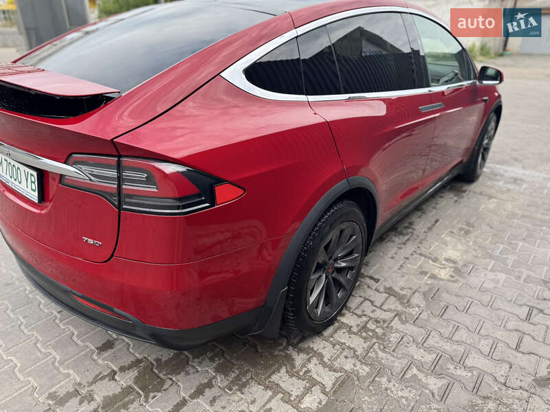 Позашляховик / Кросовер Tesla Model X 2018 в Житомирі