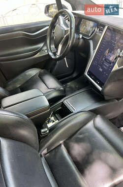 Позашляховик / Кросовер Tesla Model X 2016 в 