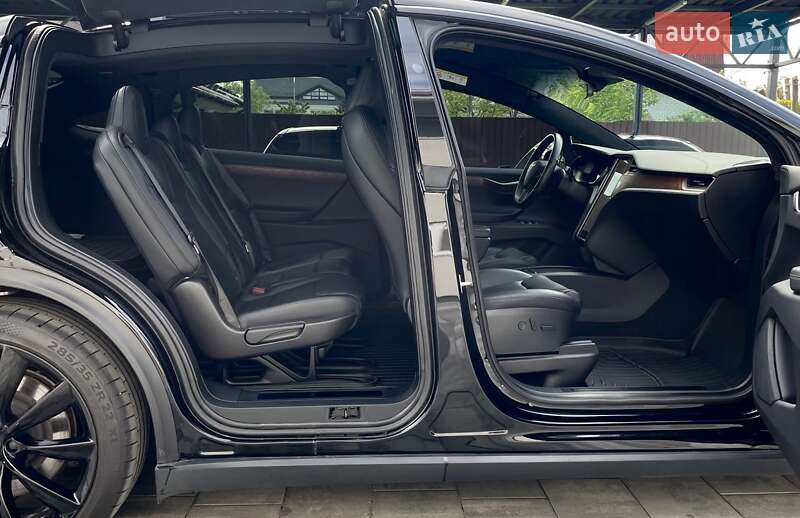 Внедорожник / Кроссовер Tesla Model X 2020 в Киеве