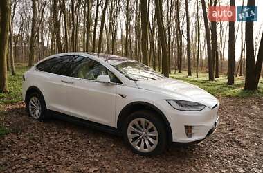 Позашляховик / Кросовер Tesla Model X 2019 в 