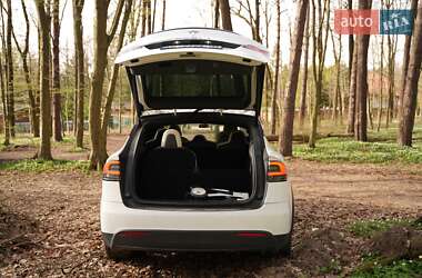 Позашляховик / Кросовер Tesla Model X 2019 в 