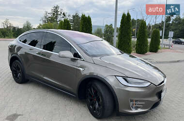 Внедорожник / Кроссовер Tesla Model X 2016 в 
