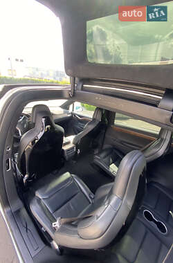 Позашляховик / Кросовер Tesla Model X 2017 в 