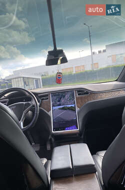 Позашляховик / Кросовер Tesla Model X 2017 в 