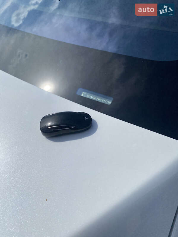 Позашляховик / Кросовер Tesla Model X 2017 в Харкові