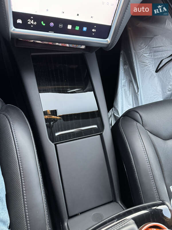 Позашляховик / Кросовер Tesla Model X 2016 в Дніпрі