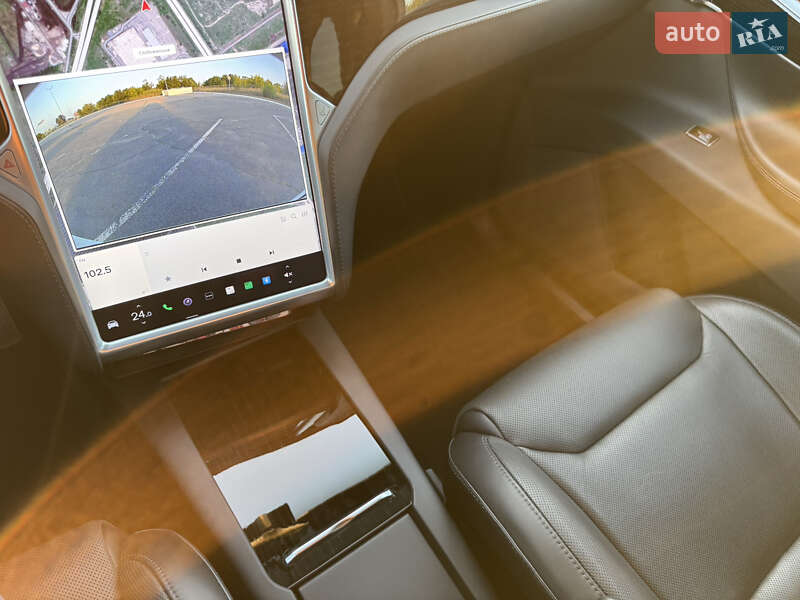 Позашляховик / Кросовер Tesla Model X 2016 в Дніпрі