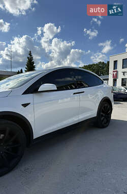 Внедорожник / Кроссовер Tesla Model X 2018 в 