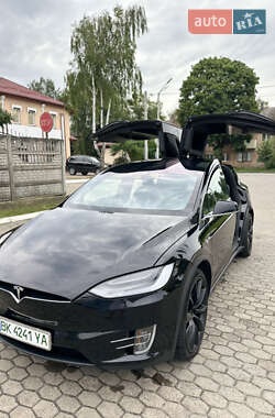 Позашляховик / Кросовер Tesla Model X 2021 в 