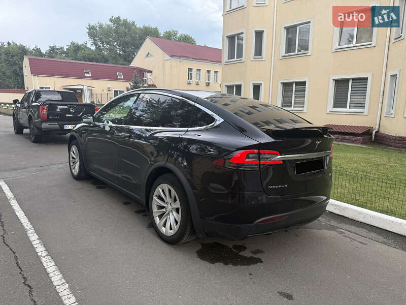 Позашляховик / Кросовер Tesla Model X 2017 в Києві