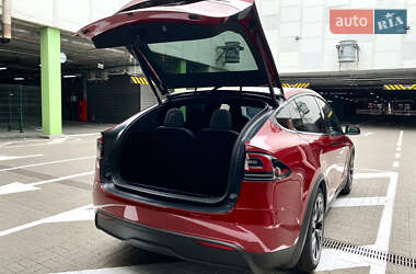 Позашляховик / Кросовер Tesla Model X 2024 в 