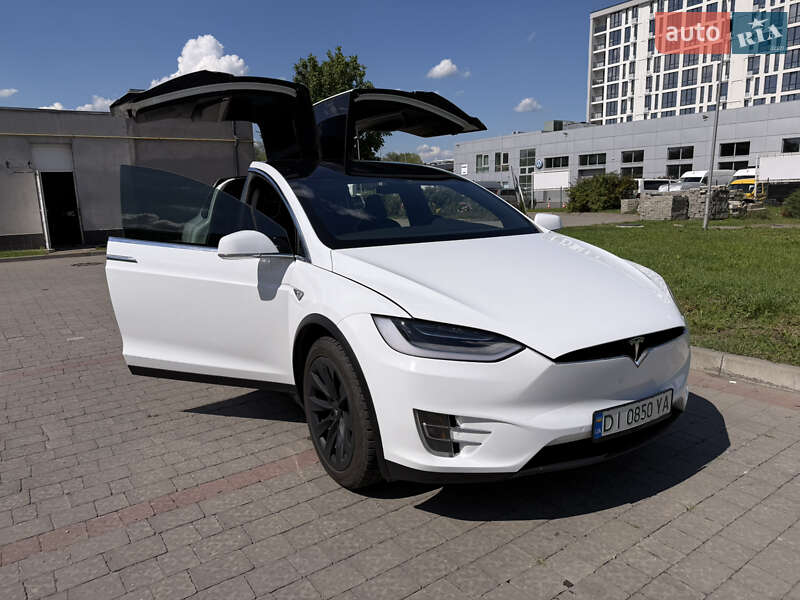 Tesla Model X 2016