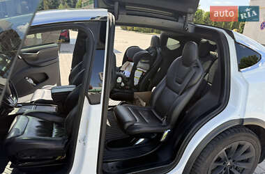 Позашляховик / Кросовер Tesla Model X 2016 в 