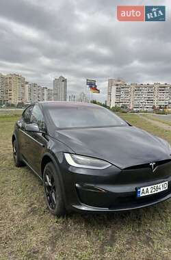 Tesla Model X 2024