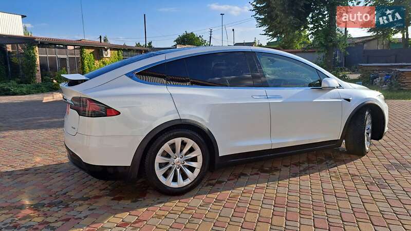 Позашляховик / Кросовер Tesla Model X 2018 в Костопілі