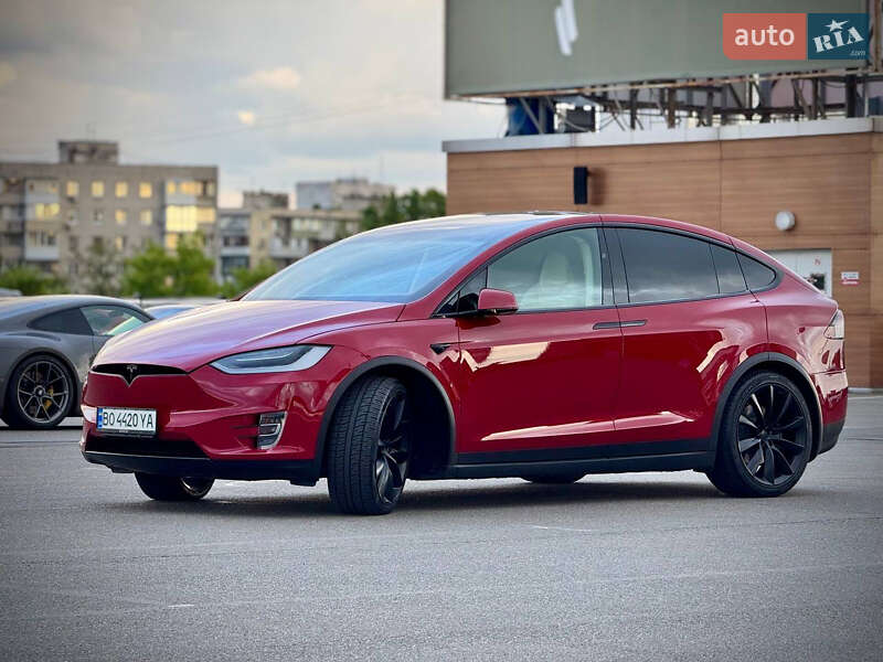 Позашляховик / Кросовер Tesla Model X 2019 в Києві