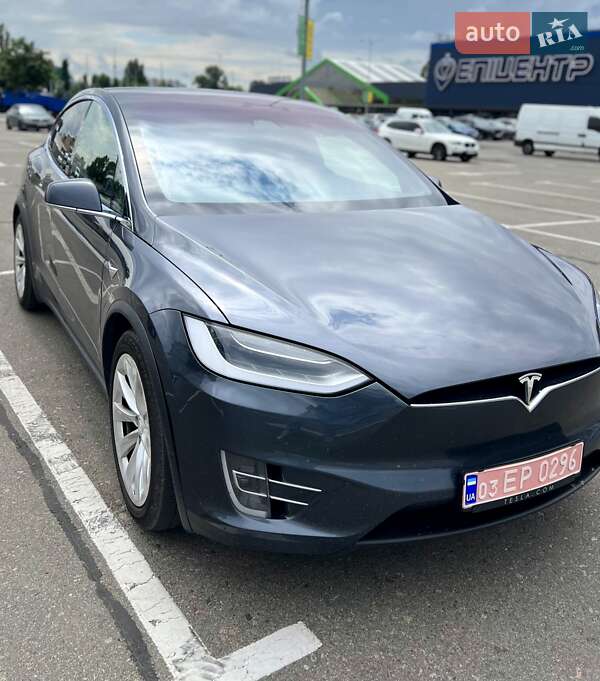 Позашляховик / Кросовер Tesla Model X 2017 в 