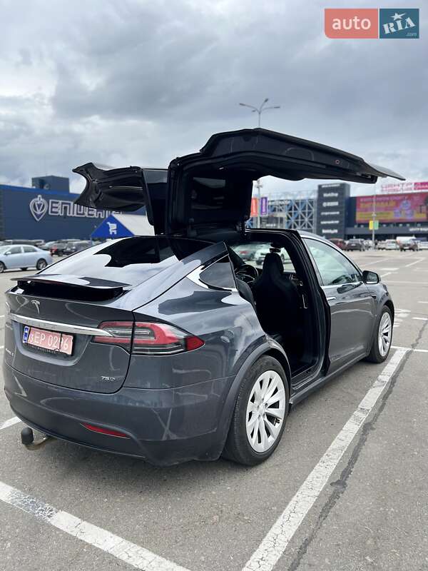 Позашляховик / Кросовер Tesla Model X 2017 в Києві