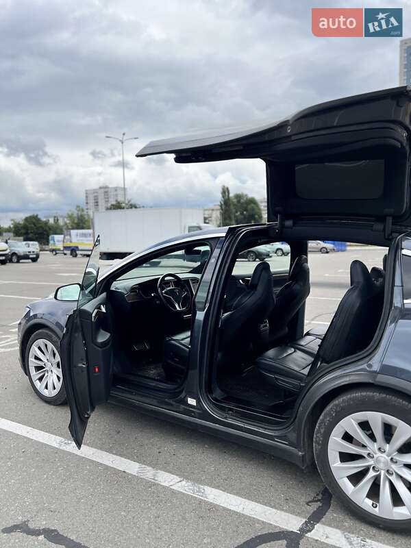 Позашляховик / Кросовер Tesla Model X 2017 в Києві