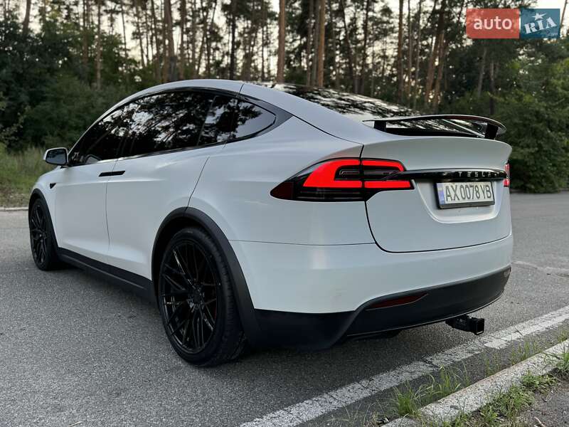 Позашляховик / Кросовер Tesla Model X 2018 в Києві