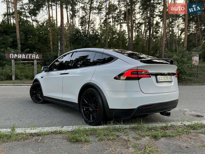 Позашляховик / Кросовер Tesla Model X 2018 в Києві
