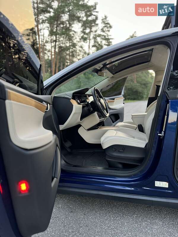 Позашляховик / Кросовер Tesla Model X 2018 в Києві