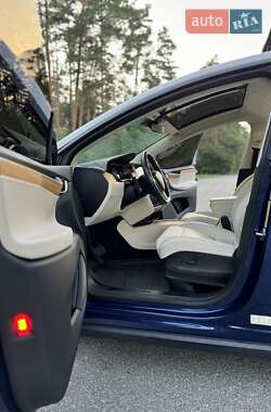 Позашляховик / Кросовер Tesla Model X 2018 в 