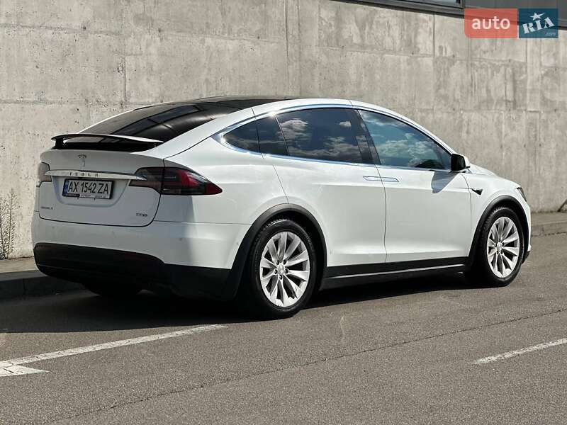 Позашляховик / Кросовер Tesla Model X 2017 в Києві