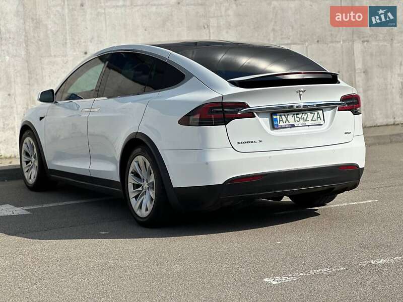 Позашляховик / Кросовер Tesla Model X 2017 в Києві