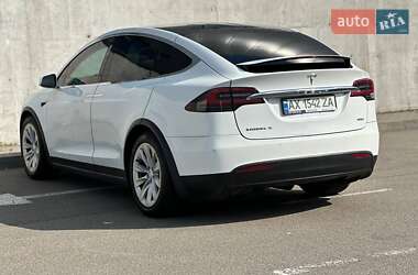 Позашляховик / Кросовер Tesla Model X 2017 в 
