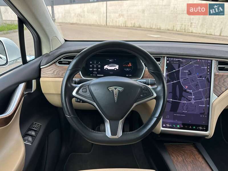 Позашляховик / Кросовер Tesla Model X 2017 в Києві
