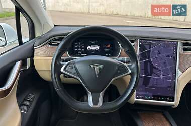 Позашляховик / Кросовер Tesla Model X 2017 в 