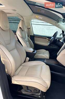 Позашляховик / Кросовер Tesla Model X 2017 в 
