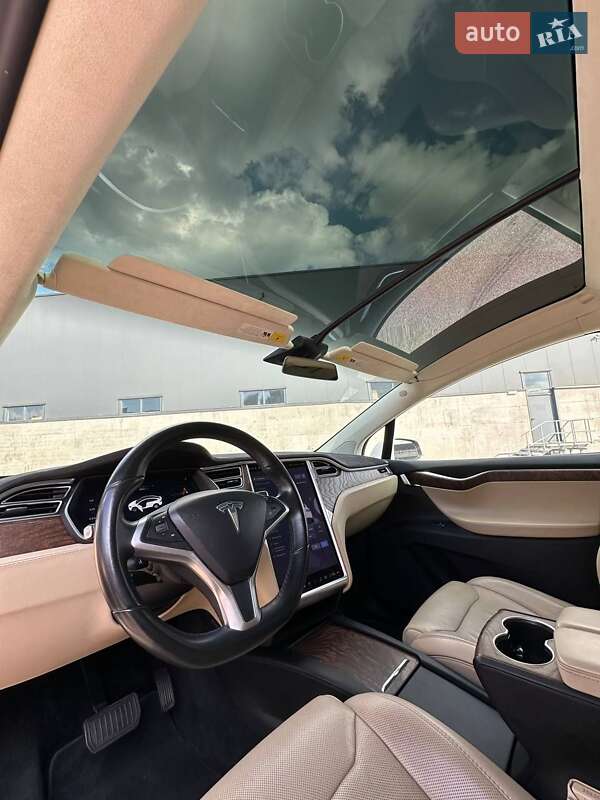 Позашляховик / Кросовер Tesla Model X 2017 в Києві
