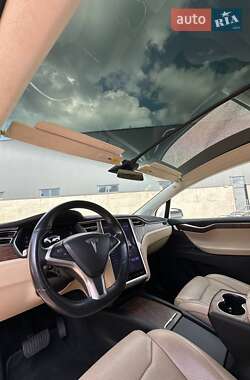 Позашляховик / Кросовер Tesla Model X 2017 в 