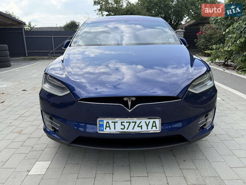Позашляховик / Кросовер Tesla Model X 2016 в Івано-Франківську