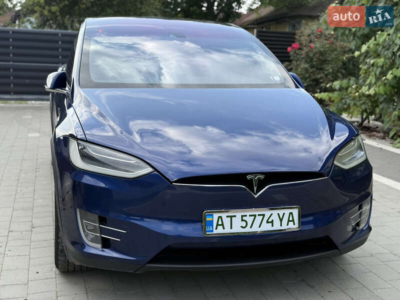 Позашляховик / Кросовер Tesla Model X 2016 в Івано-Франківську