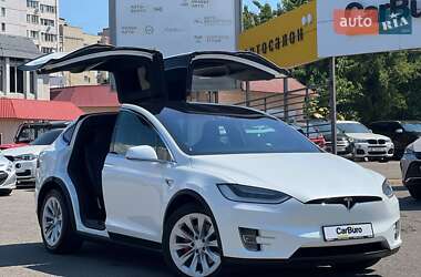 Tesla Model X 2019