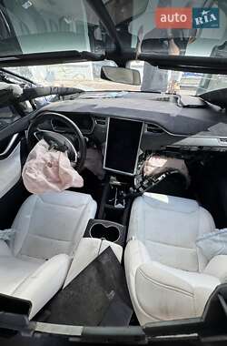 Внедорожник / Кроссовер Tesla Model X 2017 в 