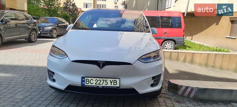 Позашляховик / Кросовер Tesla Model X 2019 в Львові