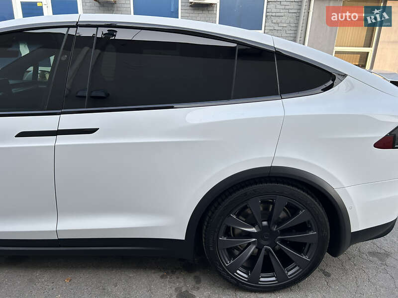 Позашляховик / Кросовер Tesla Model X 2021 в Дніпрі