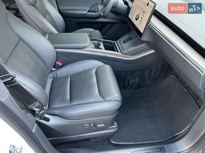 Позашляховик / Кросовер Tesla Model X 2021 в Дніпрі
