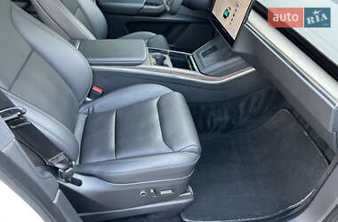 Позашляховик / Кросовер Tesla Model X 2021 в 