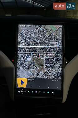 Позашляховик / Кросовер Tesla Model X 2018 в 