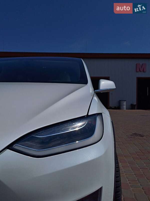 Позашляховик / Кросовер Tesla Model X 2018 в Костопілі