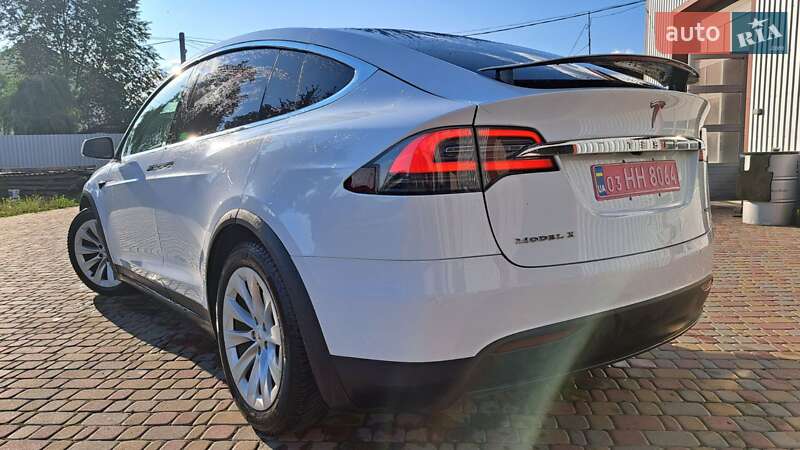Позашляховик / Кросовер Tesla Model X 2018 в Костопілі