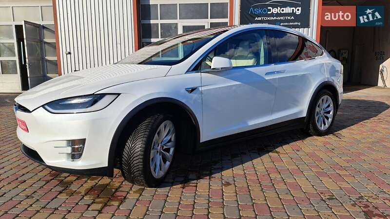 Позашляховик / Кросовер Tesla Model X 2018 в Костопілі